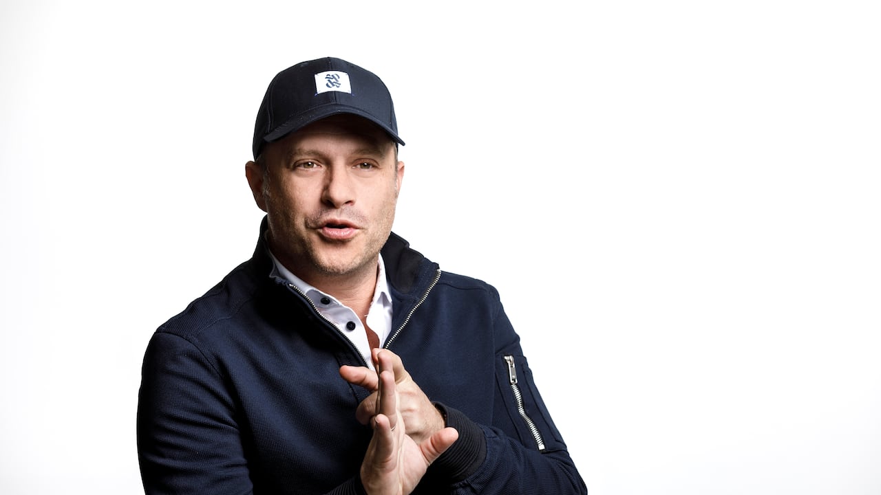 Partido Liberal ofrece coaval a Héctor Olimpo Espinosa para las presidenciales de 2026