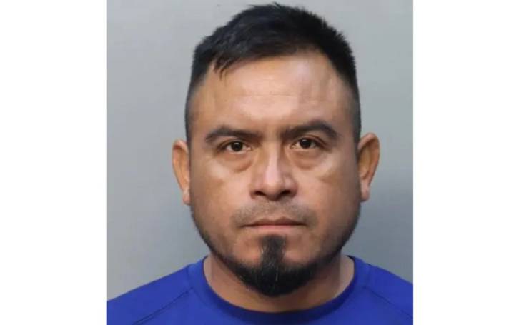 Paisajista hispano en Florida acusado de matar a su expareja y fingir que estaba detenida por ICE