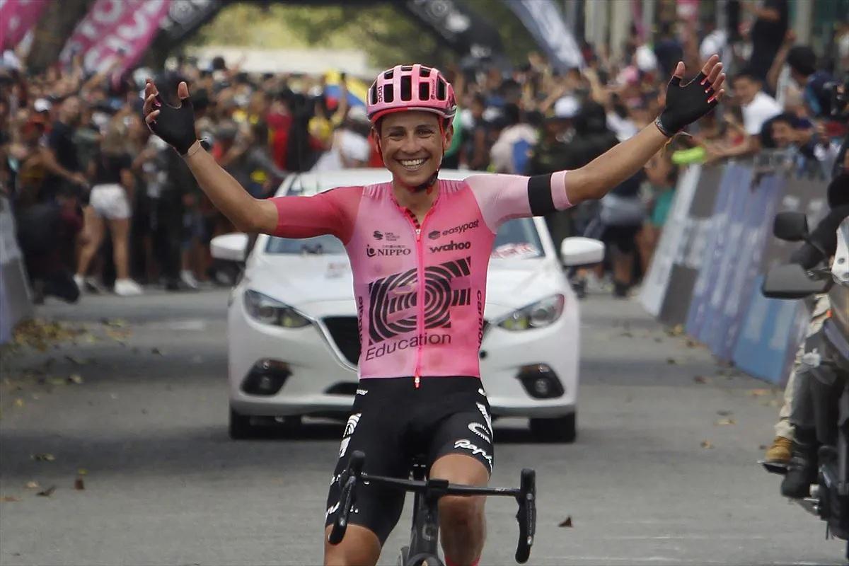 El colombiano Esteban Chaves, subcampeón del Giro de Italia en 2016, anuncia su retiro