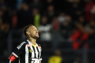 El Santos de Neymar se libra del descenso tras golear al Cruzeiro