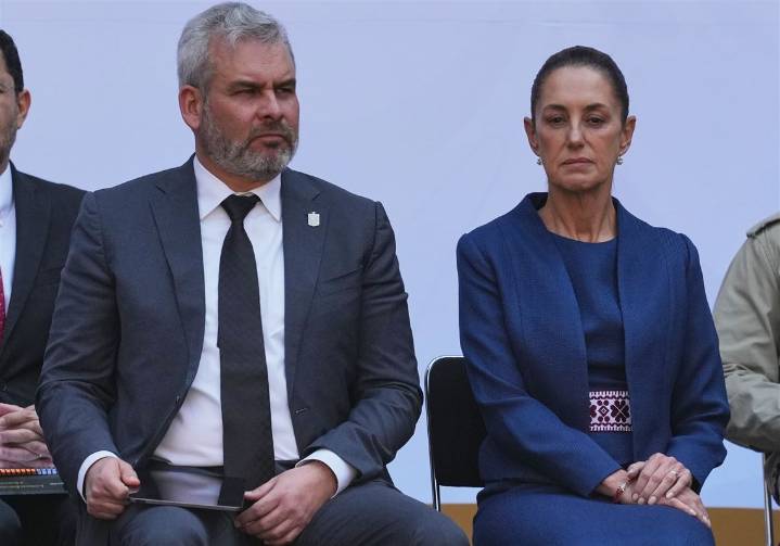 Death toll rises to 5 after explosion outside a police station in Mexico's Michoacán state