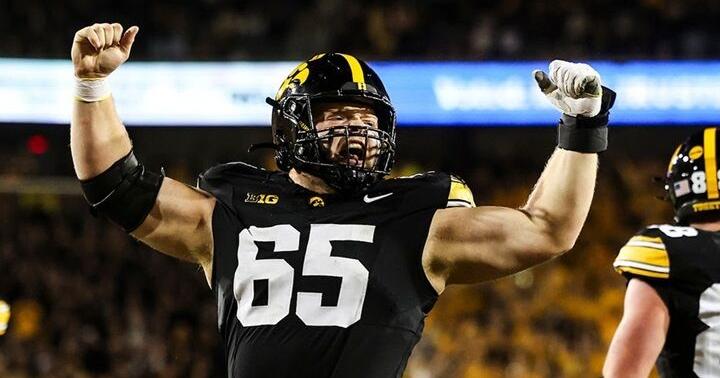 Iowa's Logan Jones Wins Rimmington Trophy