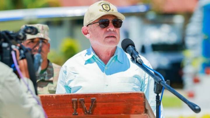 Premier Álvarez destaca labor de FF. AA. y PNP en la defensa por la patria