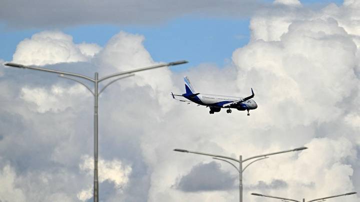 Pune Airport hit by major disruption as 32 IndiGo flights cancelled, 1 diverted