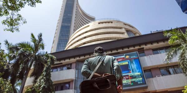 Stock markets fall for 2nd day on profit booking in bank, oil shares; Sensex sheds 436 pts