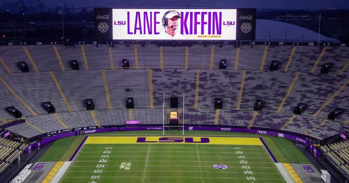 Lifetime of experience led Lane Kiffin to 'go for it' at LSU