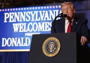 Trump touts economy in Poconos as Democrats apply pressure on affordability, health care