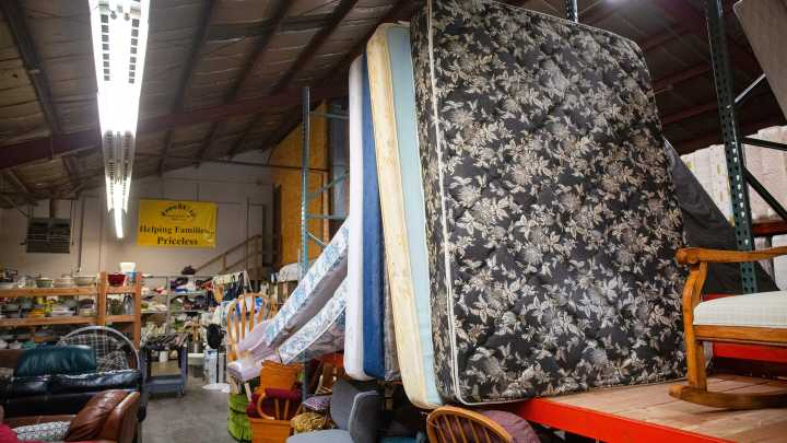 Can you legally sell a used mattress in Iowa?