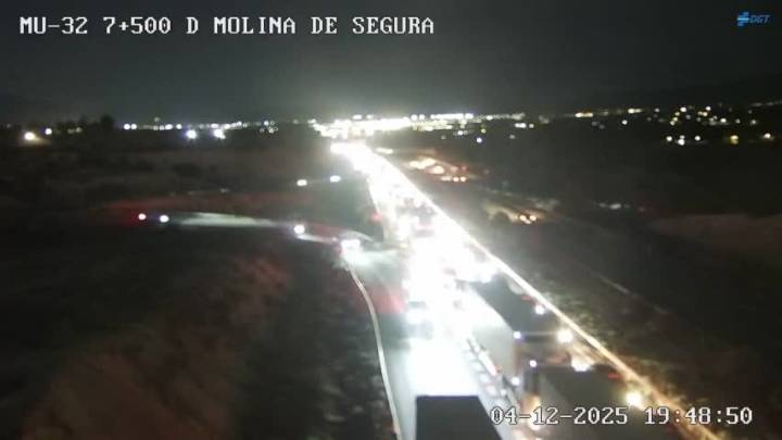 Región | Largas colas en la autovía MU-32, a la altura de Molina, tras un accidente con alcance múltiple