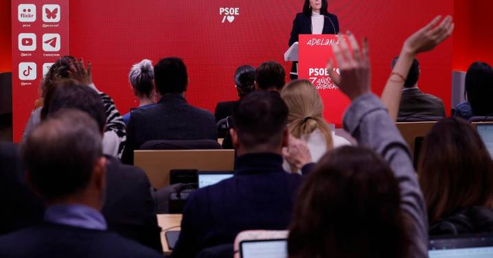 El PSOE culpa a Salazar de "falta muy grave" y abre expediente a Antonio Hernández