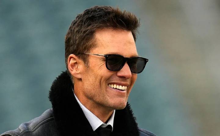 Can Tom Brady come out of retirement and play for Raiders or any other NFL team?