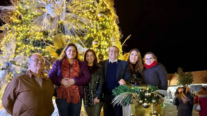 Parral estrenará mega tobogán de hielo de 30 metros en la temporada navideña