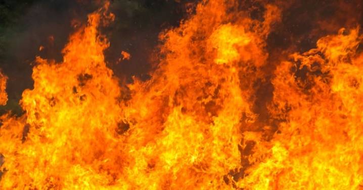 Grave incendio en colegio de Santander