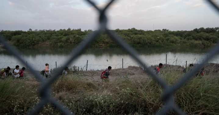 Federal lawsuits challenging immigration detention flood Texas