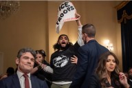 Kristi Noem abandonó audiencia en Congreso por supuesta reunión de FEMA tras cuestionamientos sobre ICE