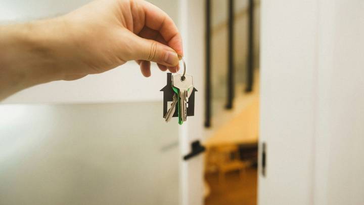 ¿Te planteas comprar una vivienda? Estas son las ciudades donde es más probable que consigas negociar una rebaja del precio