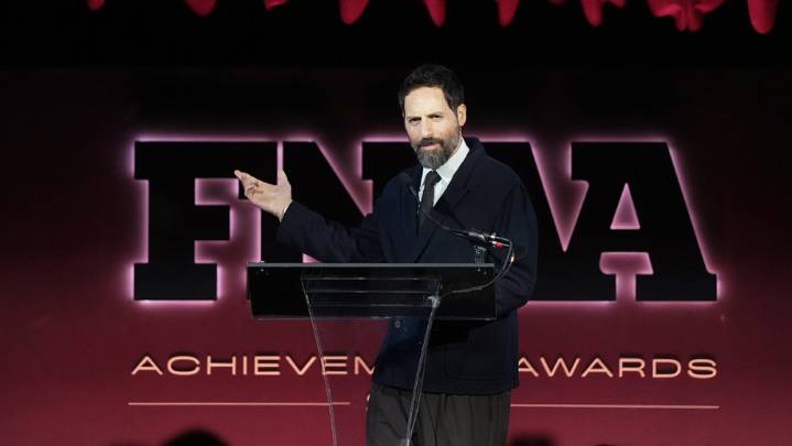 Ronnie Fieg Accepts Person of the Year Award at FNAA 2025, Speech