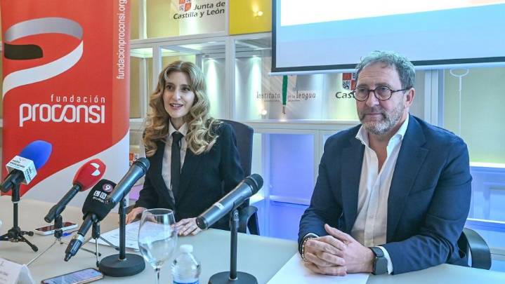 La Junta y Proconsi impulsan un centro virtual para proyectar los orígenes de la lengua española