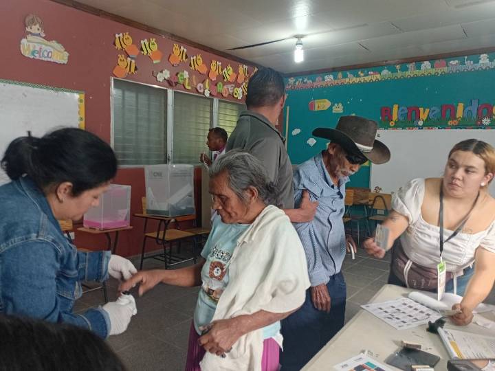 Una semana después, comunidad rural de Honduras vota y podría definir elección presidencial