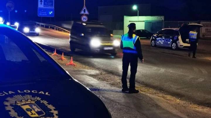 Matan a un hombre de una puñalada durante una pelea en la calle en Lo Pagán