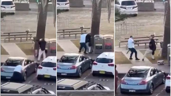 Video: Man grabs, overpowers Bondi Beach attacker