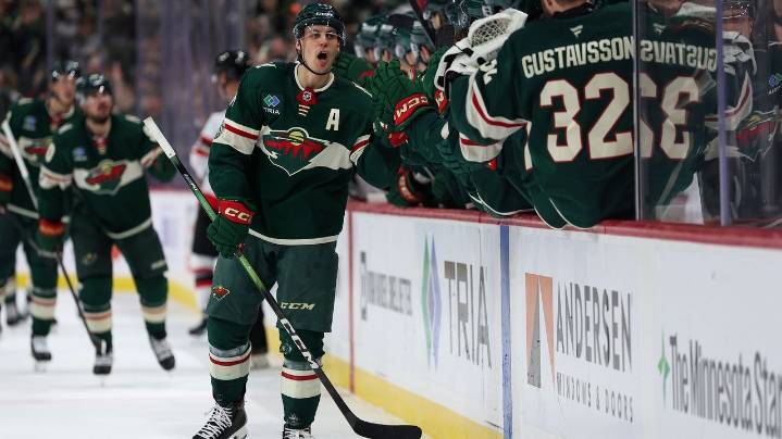 Joel Eriksson Ek's late goal lifts Wild past Senators 3