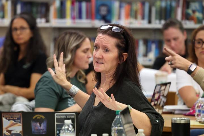 Committee opposes some proposals to close Broward schools