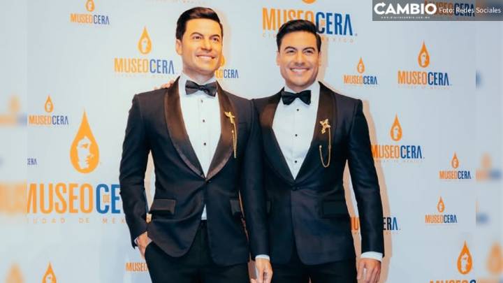 Carlos Rivera devela su estatua en el Museo de Cera de la CDMX