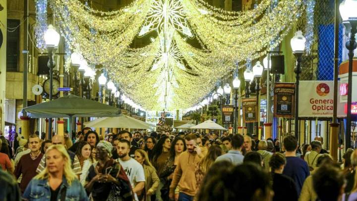 Luces y compras navideñas en Triana