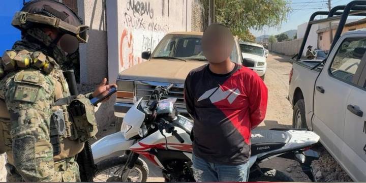 Marina aseguró cocaína, metanfetamina, marihuana y a dos personas en Mazatlán, Sinaloa