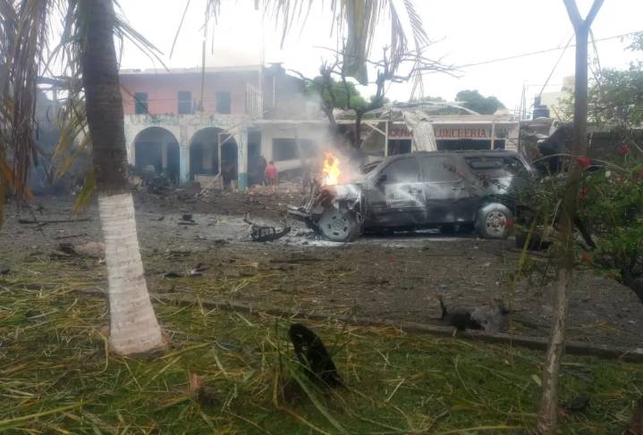 Explota coche bomba y drones con explosivos en Coahuayana, Michoacán: hay 2 muertos y 10 heridos