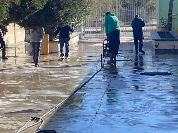 Reanudarán clases en turno vespertino de Técnica 64; personal limpió aguas residuales