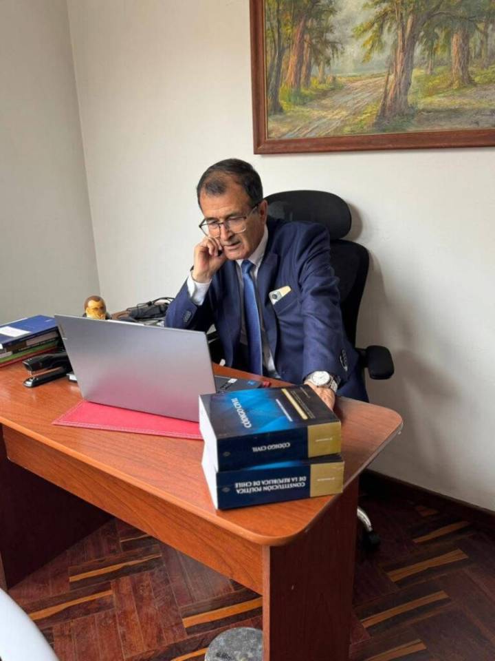 La nueva vida del abogado Iván Paredes Fierro tras jurar en la Corte Suprema