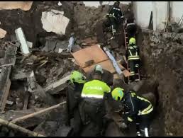 Investigan Causa del Colapso de la Casona en el Barrio Obrero