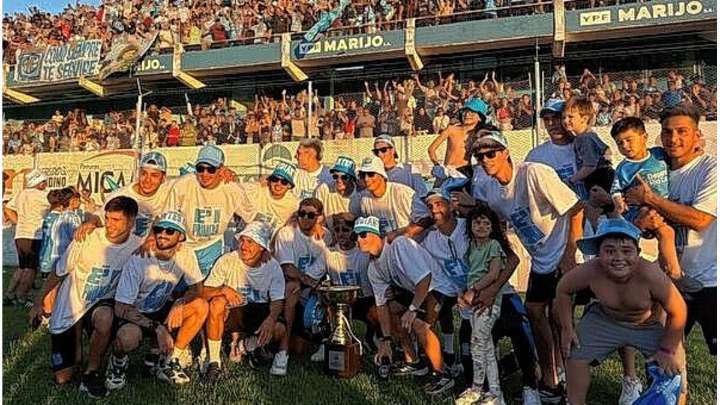 La fiesta del ascenso de Estudiantes en Río Cuarto