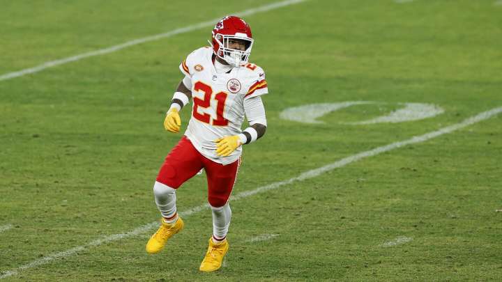 Chiefs sign S Mike Edwards to 53