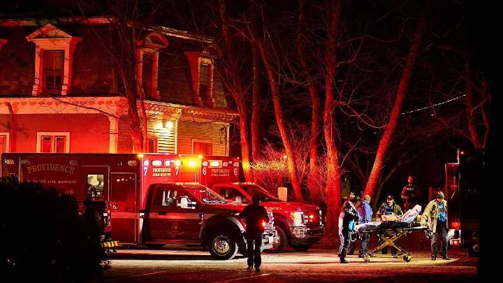 Al menos 2 personas murieron y 9 resultaron heridas en tiroteo de este sábado en la Universidad de Brown en EEUU