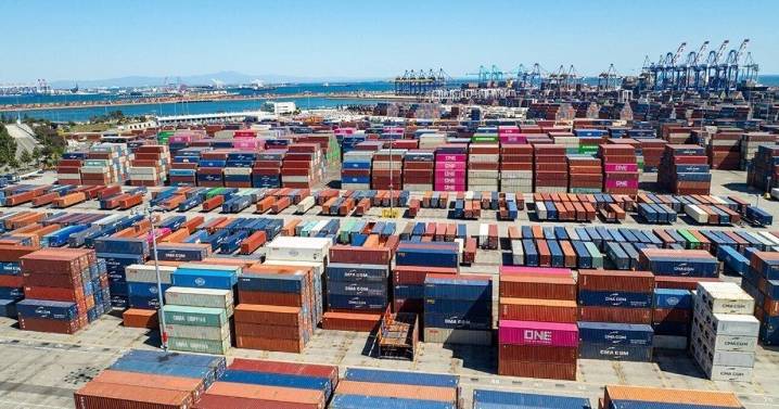 Freight spot rates plunge on both coasts going into Thanksgiving, Black Friday and Cyber Monday amid weak imports