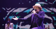 Joaquín Sabina se retira de los escenarios con un nudo en la voz: «Sin vosotros las canciones no existen»