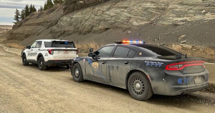 Suspect in custody after 4 people were shot in Stillwater County