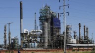 Evacúan refinería Biobío de ENAP tras contingencia en unidad de cracking