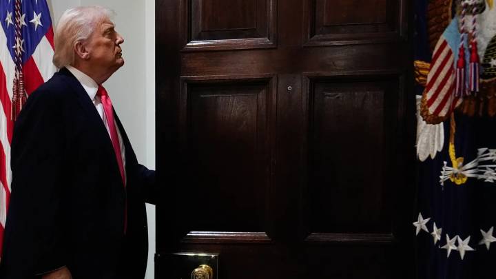 EE.UU. paraliza las solicitudes de residencia y ciudadanía de migrantes de 19 países