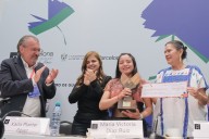 La escritora tzotzil María Victoria Díaz Ruiz recibió el Premio de Literaturas Indígenas de América 2025