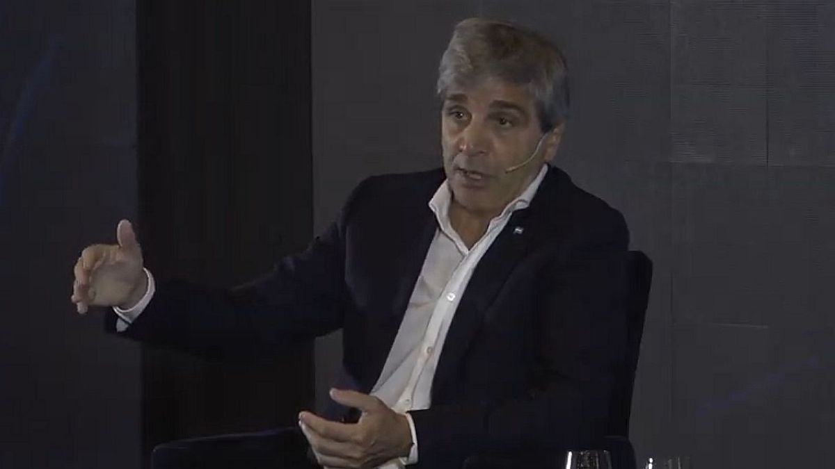 Luis Caputo, sobre el nuevo bono en dólares: "El objetivo es conseguir u$s1.000 millones a una tasa menor a 9%"