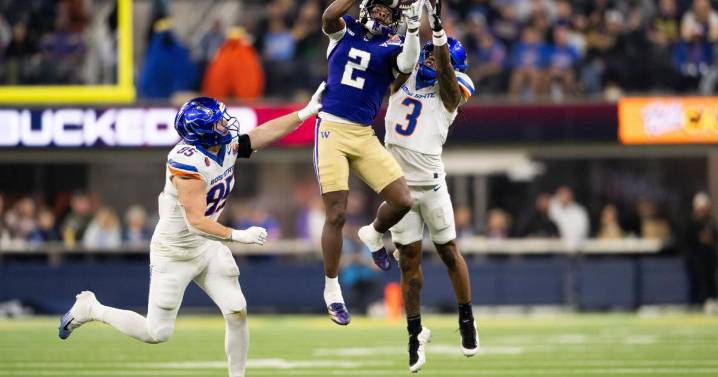 Williams throws 4 TD passes and Washington has 5 INTs in 38-10 rout of Boise State in LA Bowl