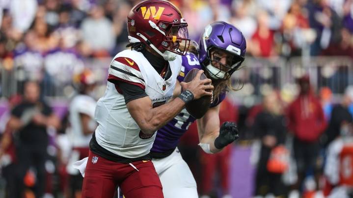 QB Jayden Daniels out again for Commanders after landing hard on previously injured left elbow