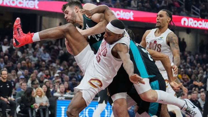 Deni Avdija scores 27 points to help the Trail Blazers beat the Cavaliers 122