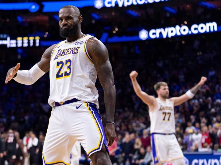 Con casi 41 años, LeBron James volvió a dar espectáculo con los Lakers