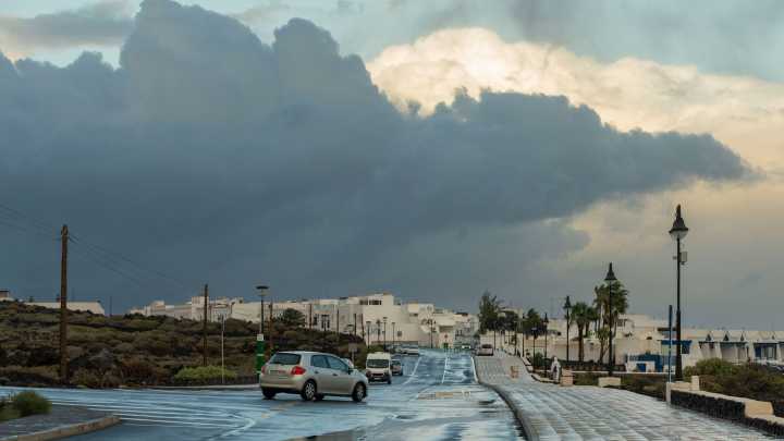 La borrasca Emilia alcanzará Canarias dejando abundantes lluvias, vientos fuertes y muy probablemente nevadas