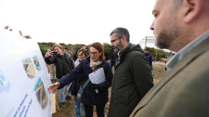 La renaturalización de una finca en El Carmolí marca el comienzo de la recuperación del Mar Menor